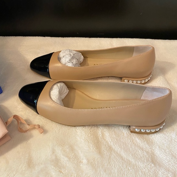 STUART WEITZMAN Women's Pearl Slip On Cap Toe Flats - Picture 6 of 10